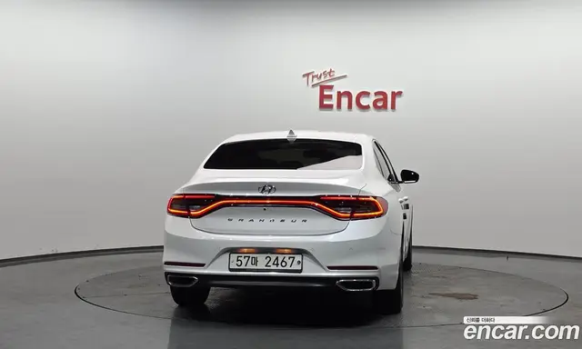 Hyundai Grandeur 2017 2.4 автомат (гидро), миниатюра 3 Hyundai Grandeur 2017 2.4 автомат (гидро), миниатюра 3