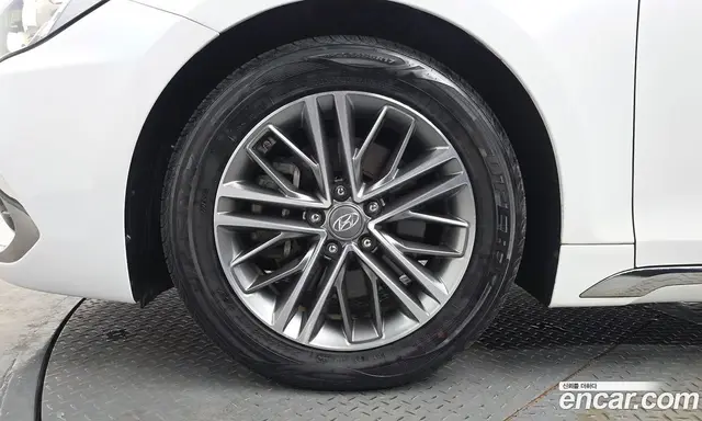Hyundai Grandeur 2017 2.4 автомат (гидро), миниатюра 4 Hyundai Grandeur 2017 2.4 автомат (гидро), миниатюра 4