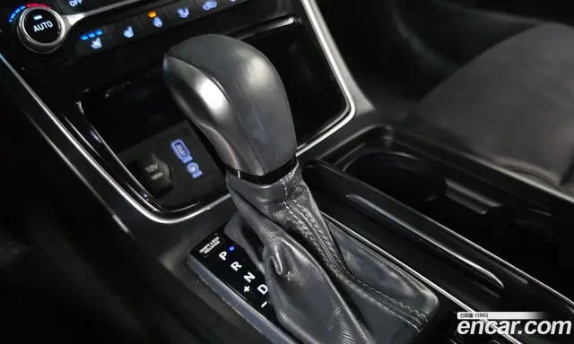 Hyundai Grandeur 2017 2.4 автомат (гидро), миниатюра 8 Hyundai Grandeur 2017 2.4 автомат (гидро), миниатюра 8