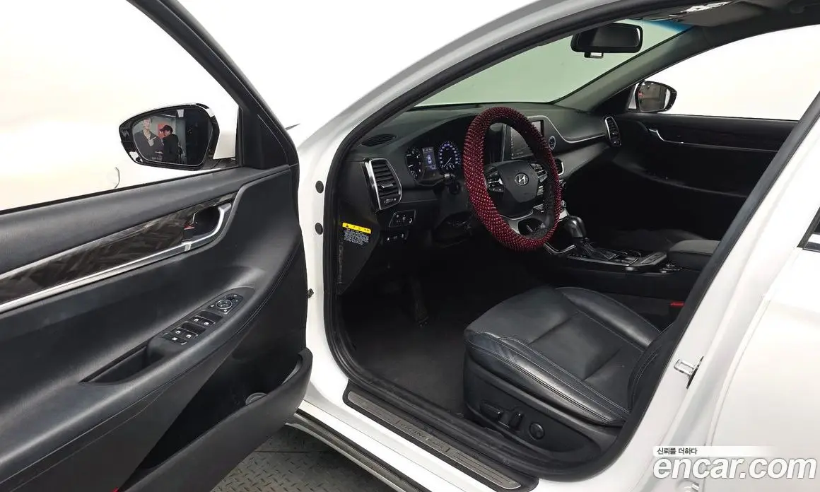Hyundai Grandeur 2017 2.4 автомат (гидро), фото 10 Hyundai Grandeur 2017 2.4 автомат (гидро), фото 10