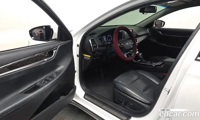 Hyundai Grandeur 2017 2.4 автомат (гидро), миниатюра 10 Hyundai Grandeur 2017 2.4 автомат (гидро), миниатюра 10