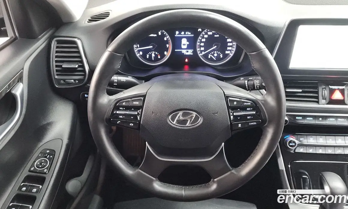 Hyundai Grandeur 2017 2.4 автомат (гидро), фото 19
