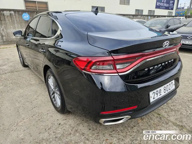 Hyundai Grandeur 2017 2.4 автомат (гидро), миниатюра 4