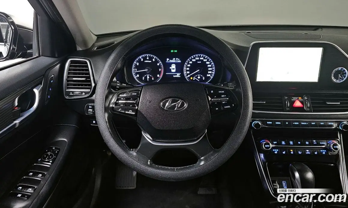 Hyundai Grandeur 2017 2.4 автомат (гидро), фото 13