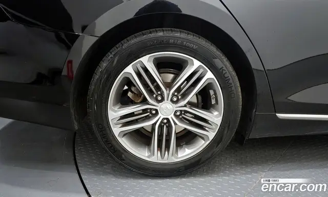 Hyundai Grandeur 2017 2.4 автомат (гидро), миниатюра 5