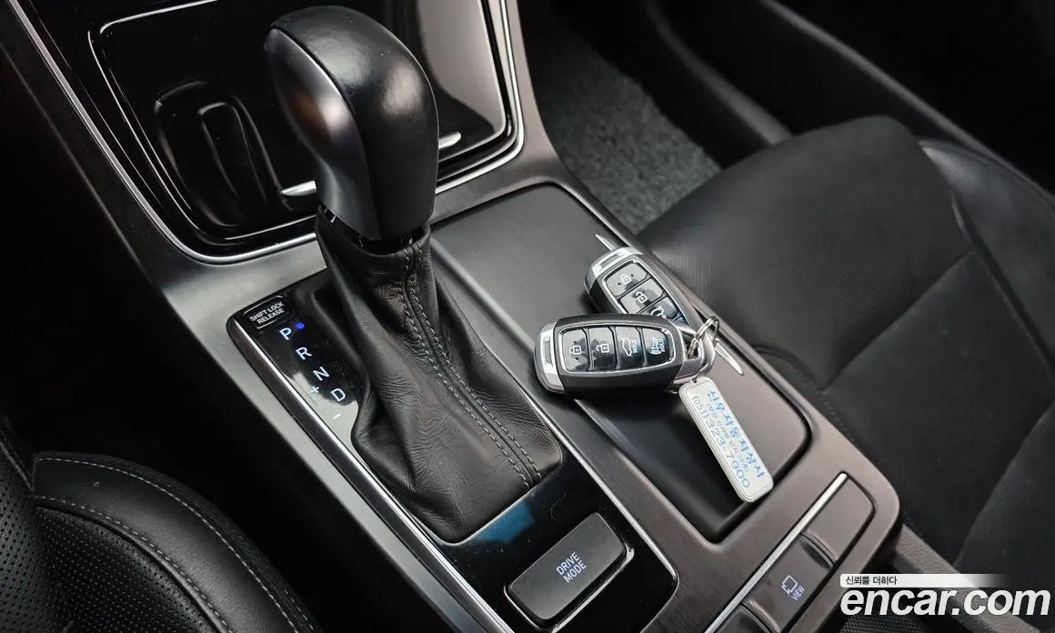 Hyundai Grandeur 2018 2.4 автомат (гидро), фото 11