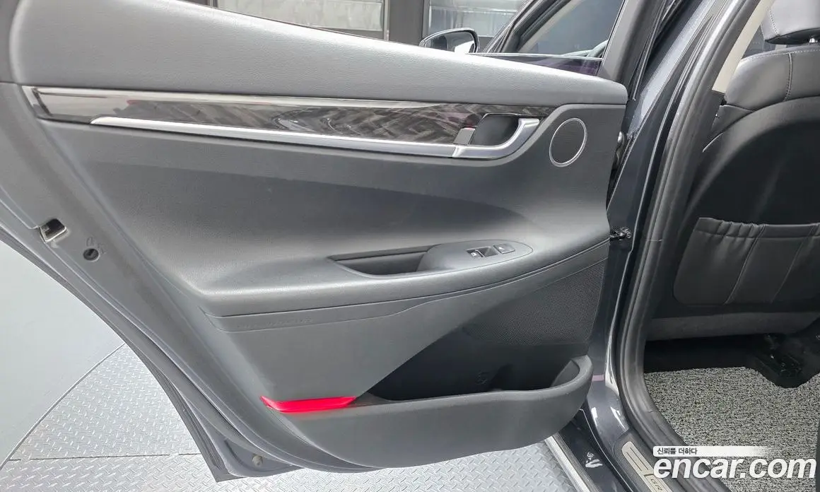 Hyundai Grandeur 2018 2.4 автомат (гидро), фото 14