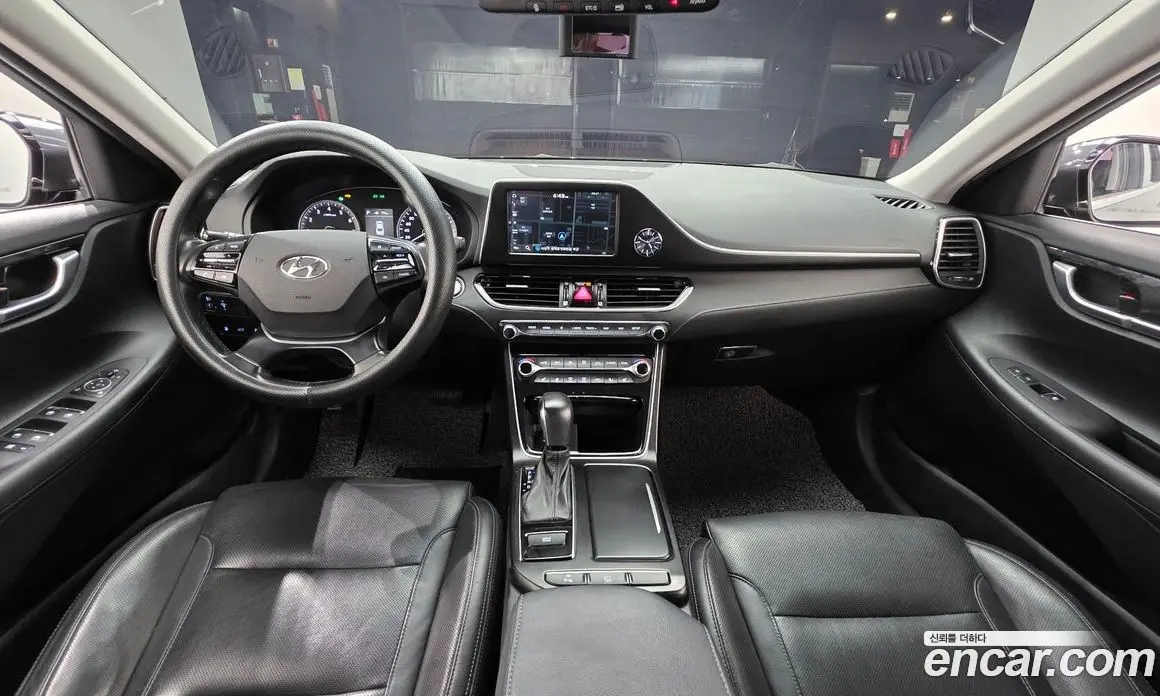 Hyundai Grandeur 2018 2.4 автомат (гидро), фото 9