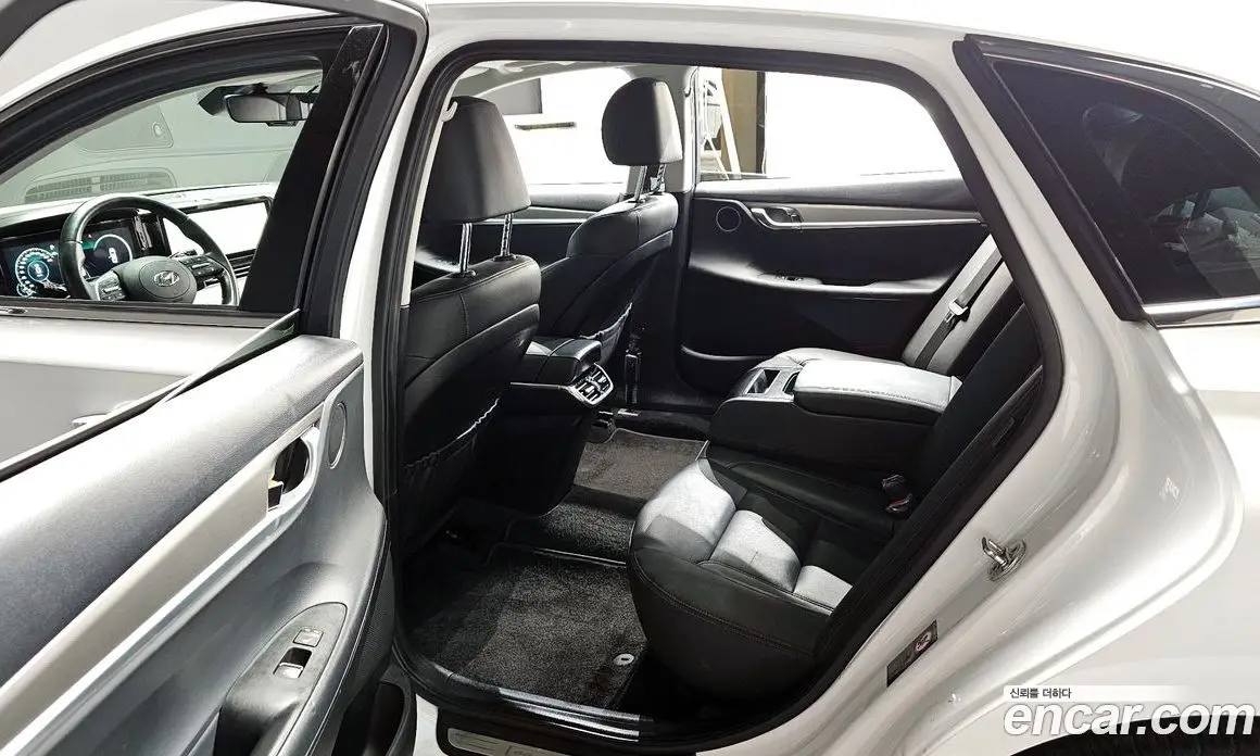 Hyundai Grandeur 2022 2.4 автомат (гидро), фото 11