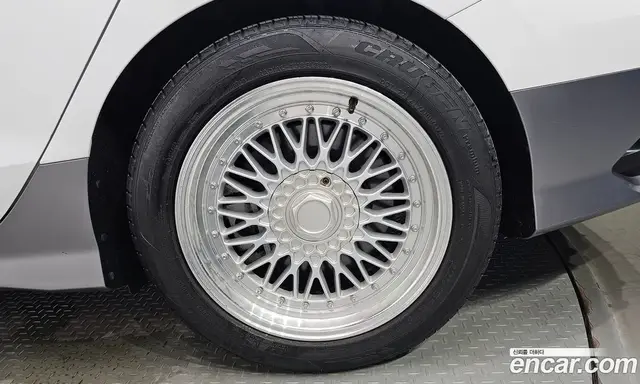 Hyundai Ioniq 6 2022 0.1 автомат (гидро), миниатюра 7