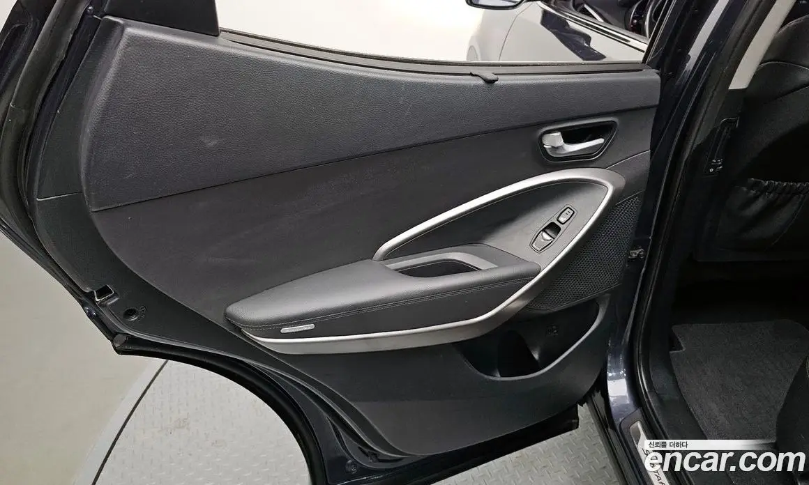 Hyundai Santa Fe 2015 2.0 автомат (гидро), фото 15 Hyundai Santa Fe 2015 2.0 автомат (гидро), фото 15
