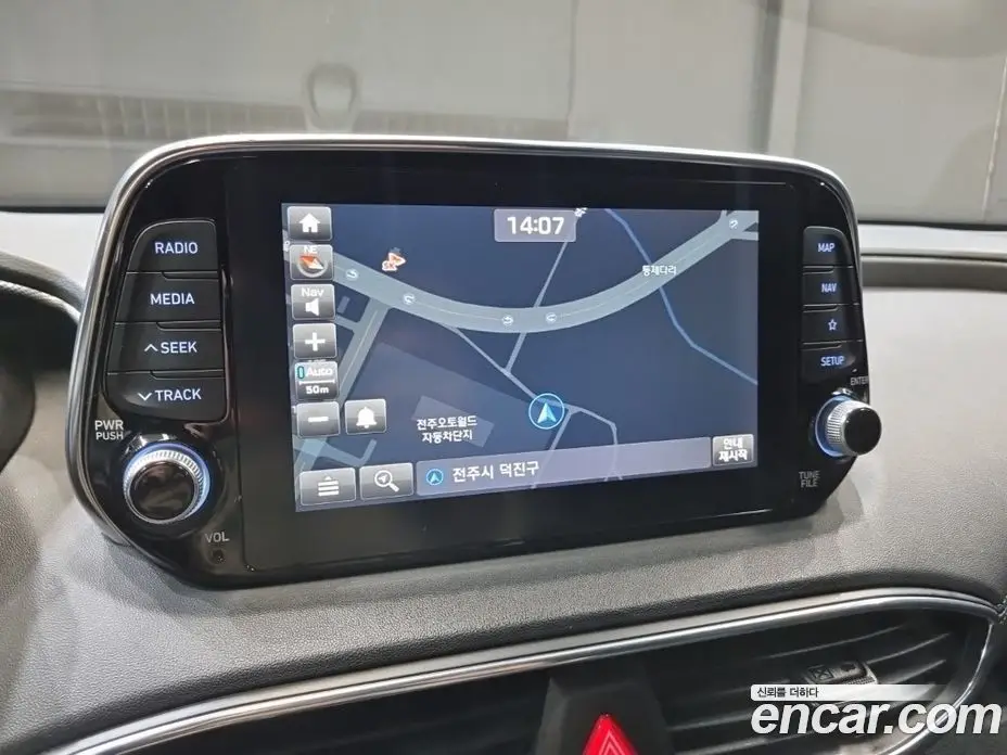 Hyundai Santa Fe 2020 2.2 автомат (гидро), фото 9