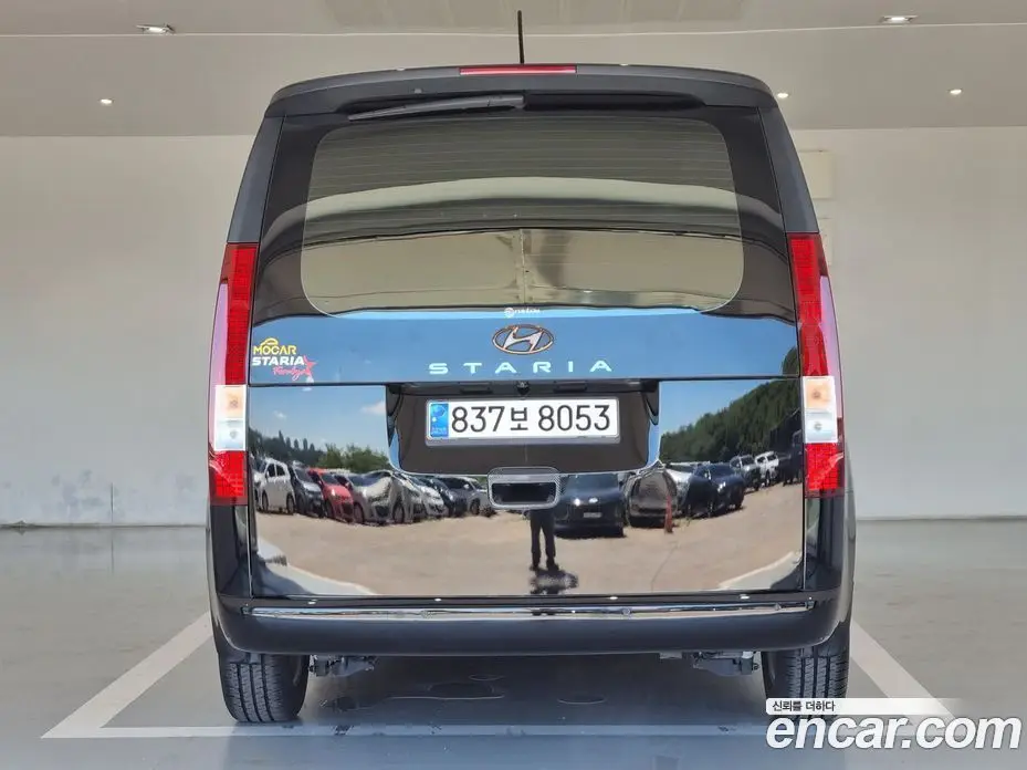 Hyundai Staria 2023 2.2 автомат (гидро), фото 4