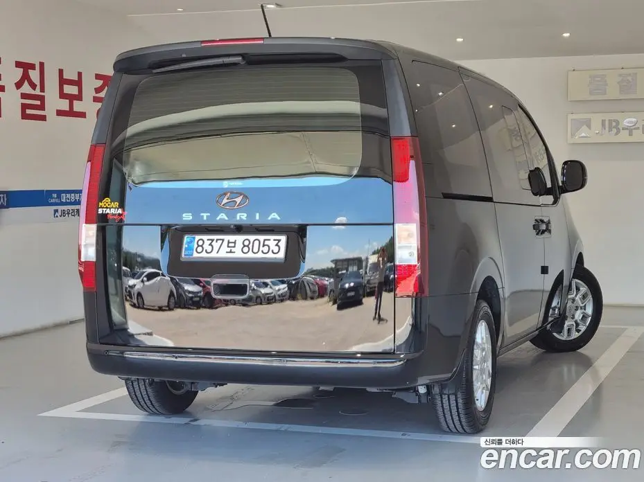 Hyundai Staria 2023 2.2 автомат (гидро), фото 5