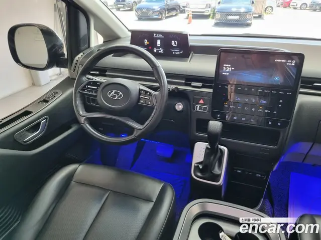 Hyundai Staria 2023 2.2 автомат (гидро), миниатюра 8
