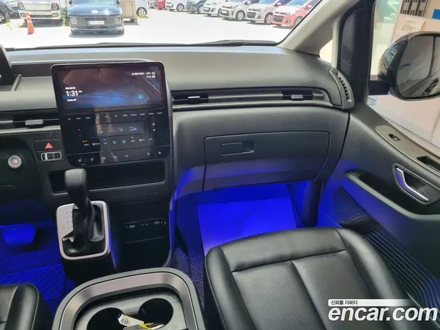 Hyundai Staria 2023 2.2 автомат (гидро), миниатюра 9