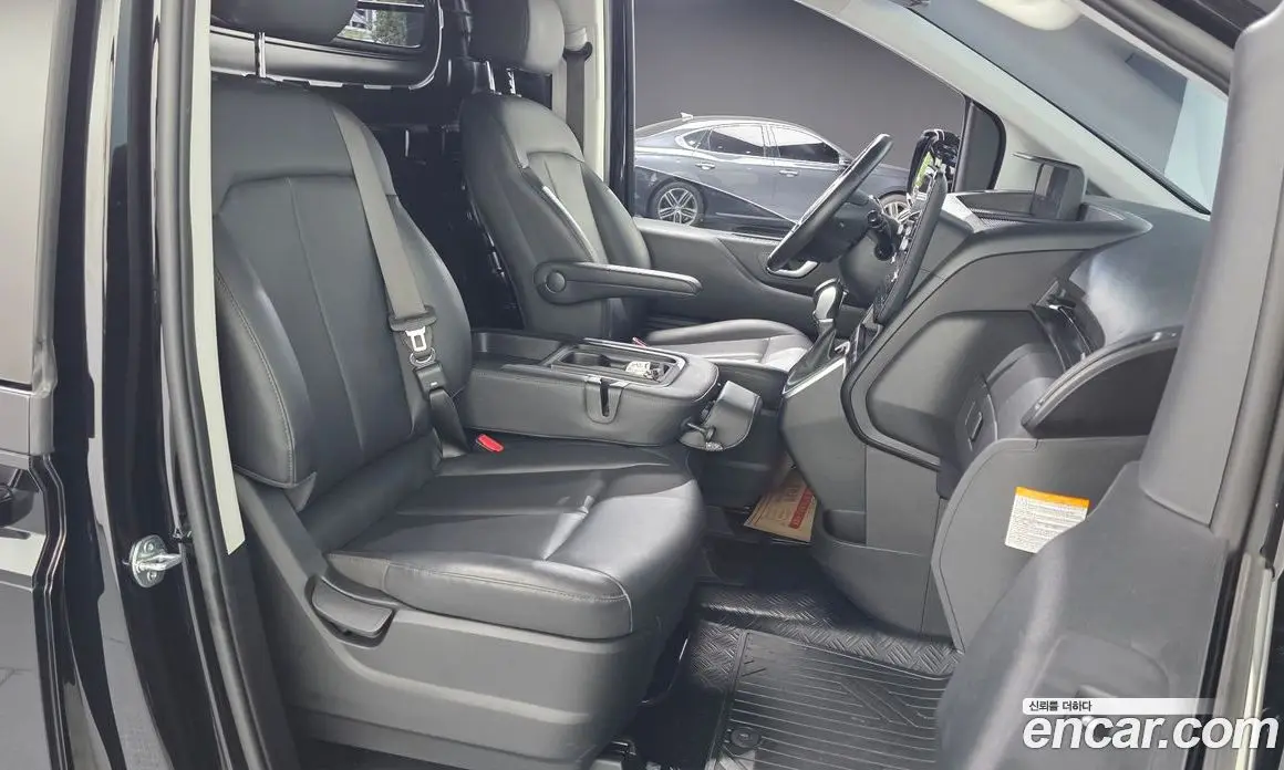Hyundai Staria 2024 1.6 автомат (гидро), фото 17