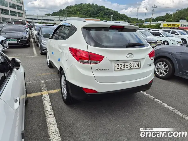 Hyundai Tucson 2011 2.0 автомат (гидро), миниатюра 2