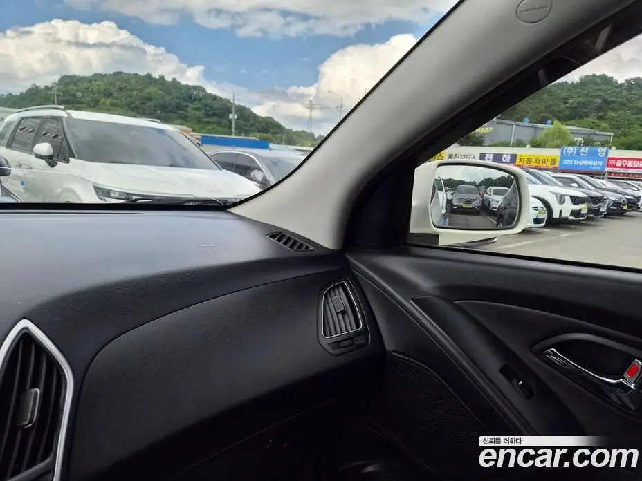 Hyundai Tucson 2011 2.0 автомат (гидро), фото 12