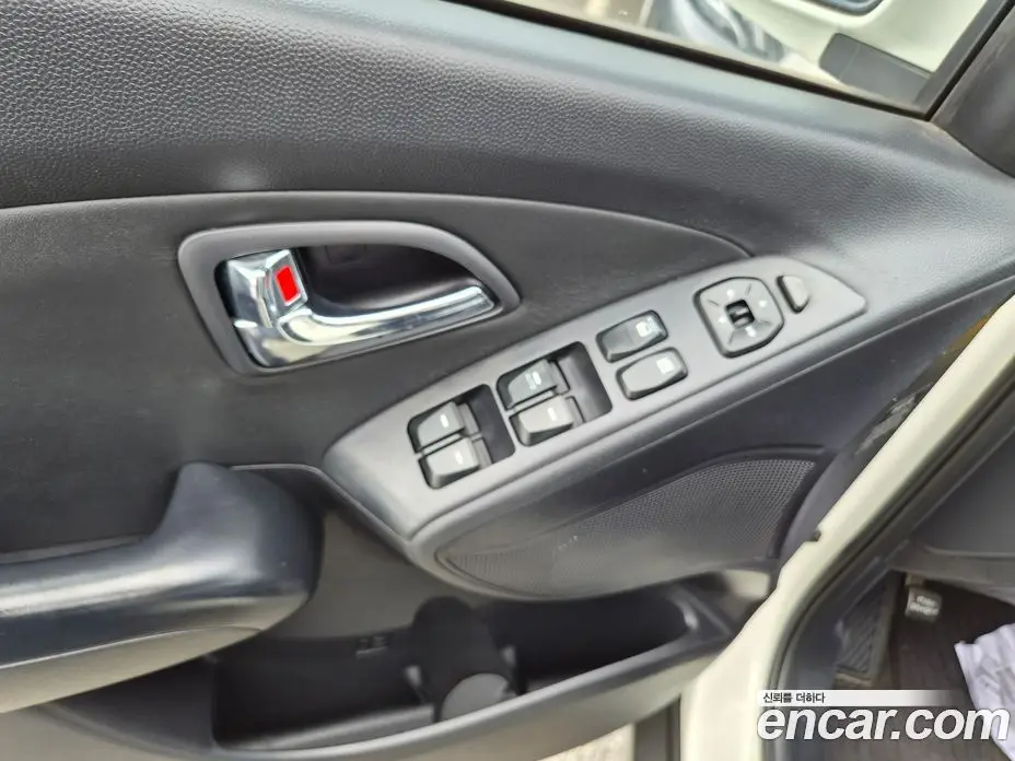 Hyundai Tucson 2011 2.0 автомат (гидро), фото 15