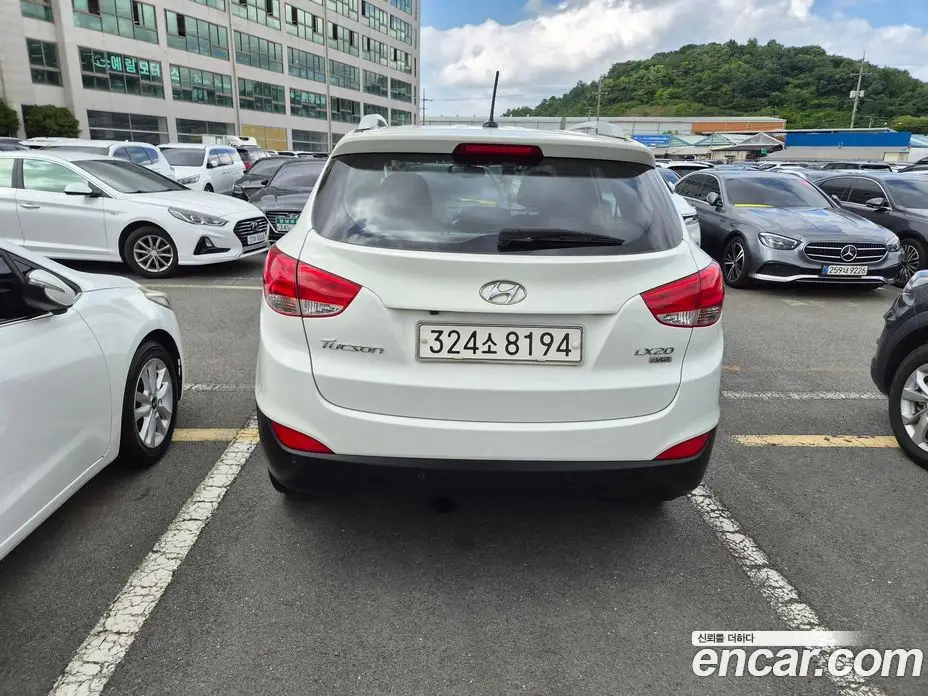 Hyundai Tucson 2011 2.0 автомат (гидро), фото 4