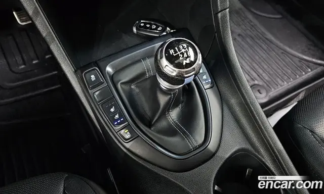 Hyundai Veloster 2018 2.0 механика, миниатюра 9 Hyundai Veloster 2018 2.0 механика, миниатюра 9