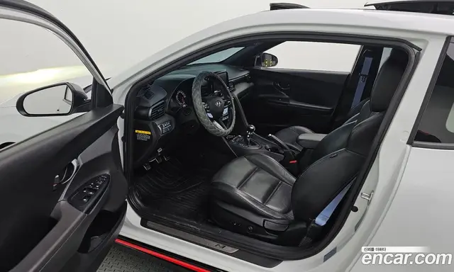 Hyundai Veloster 2018 2.0 механика, миниатюра 10 Hyundai Veloster 2018 2.0 механика, миниатюра 10