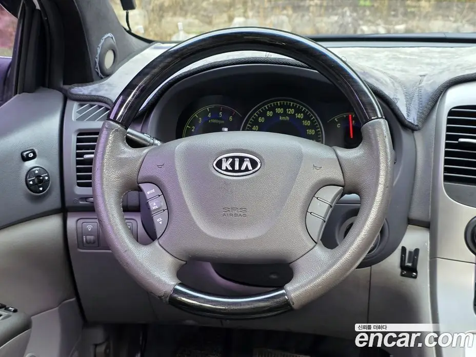 Kia Carnival 2010 2.2 автомат (гидро), фото 13 Kia Carnival 2010 2.2 автомат (гидро), фото 13