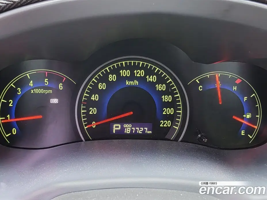 Kia Carnival 2010 2.2 автомат (гидро), фото 20 Kia Carnival 2010 2.2 автомат (гидро), фото 20
