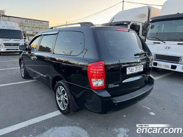 Kia Carnival 2013 2.2 автомат (гидро), миниатюра 3