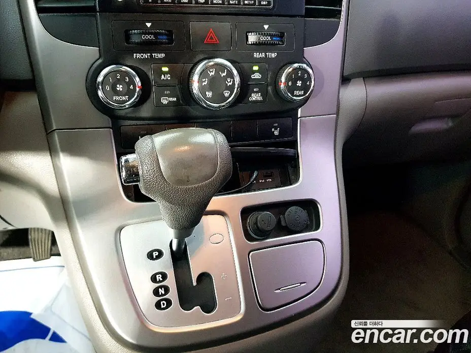 Kia Carnival 2013 2.2 автомат (гидро), фото 14 Kia Carnival 2013 2.2 автомат (гидро), фото 14