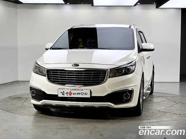 Kia Carnival 2015 2.2 автомат (гидро), миниатюра 2