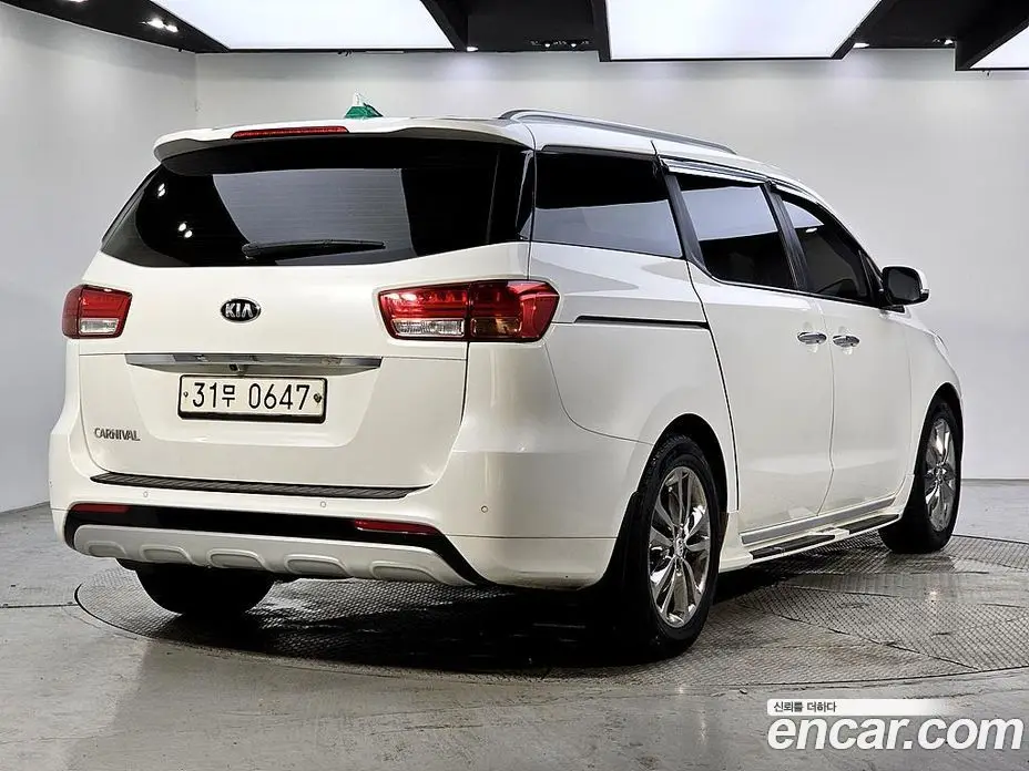 Kia Carnival 2015 2.2 автомат (гидро), фото 4