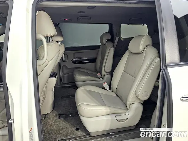 Kia Carnival 2015 2.2 автомат (гидро), миниатюра 9