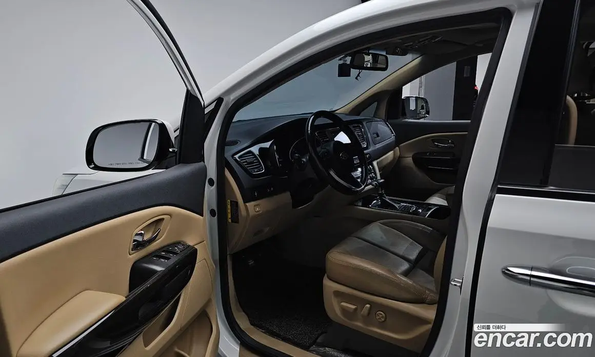 Kia Carnival 2017 2.2 автомат (гидро), фото 12