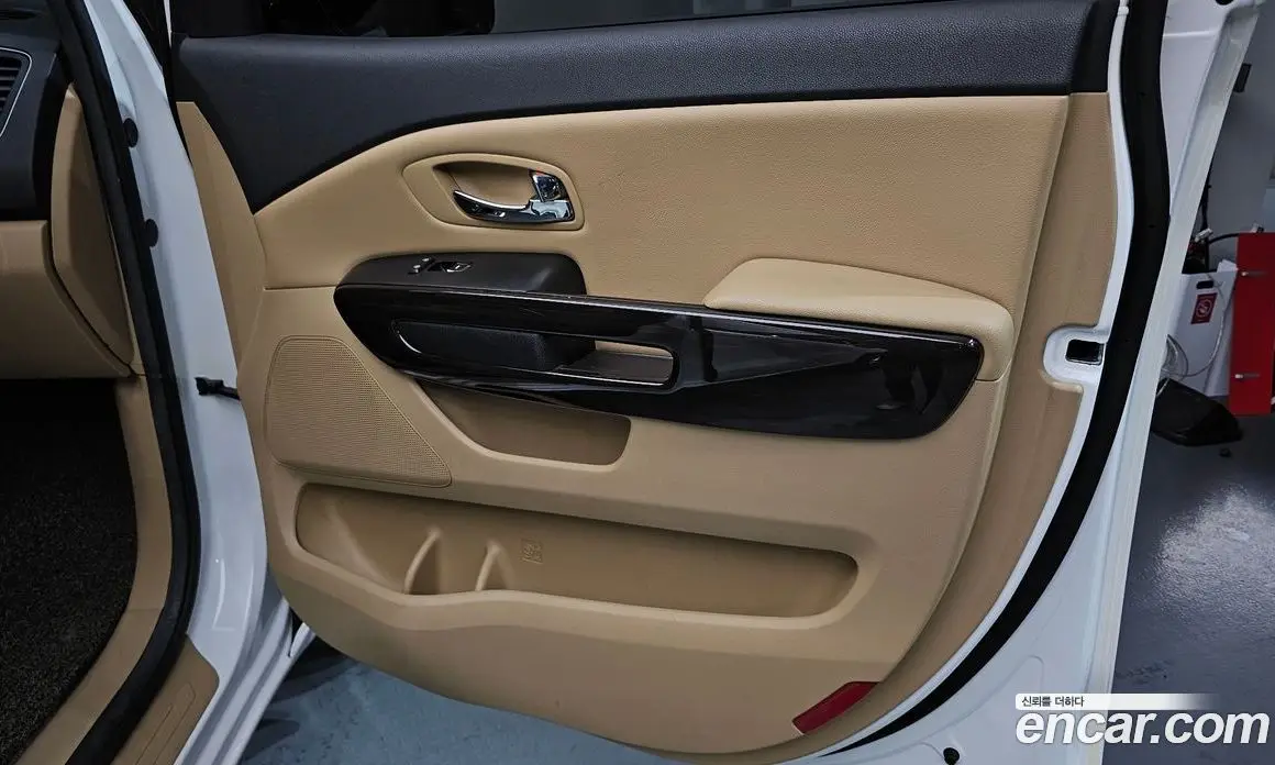 Kia Carnival 2017 2.2 автомат (гидро), фото 14