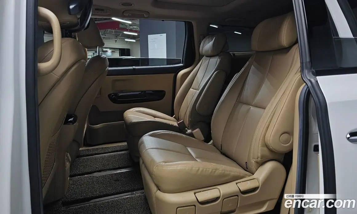 Kia Carnival 2017 2.2 автомат (гидро), фото 15