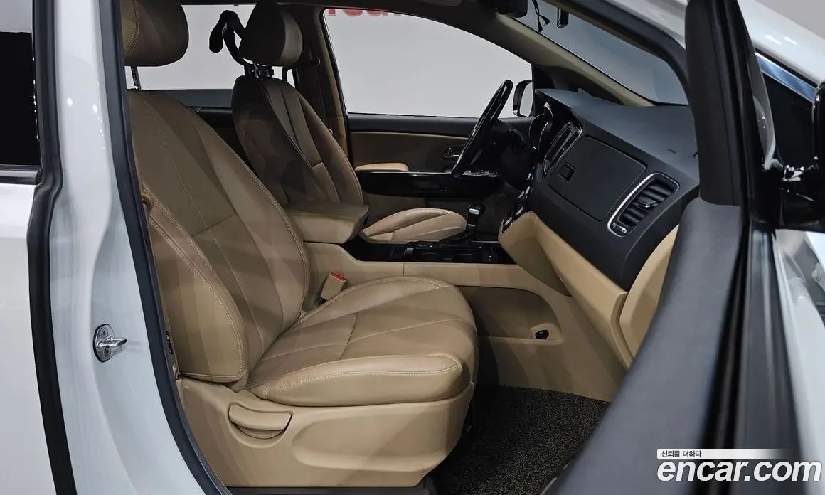 Kia Carnival 2017 2.2 автомат (гидро), фото 17