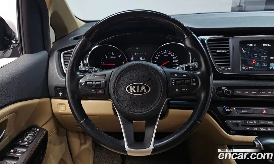 Kia Carnival 2017 2.2 автомат (гидро), фото 18
