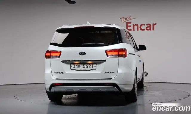 Kia Carnival 2017 2.2 автомат (гидро), миниатюра 3