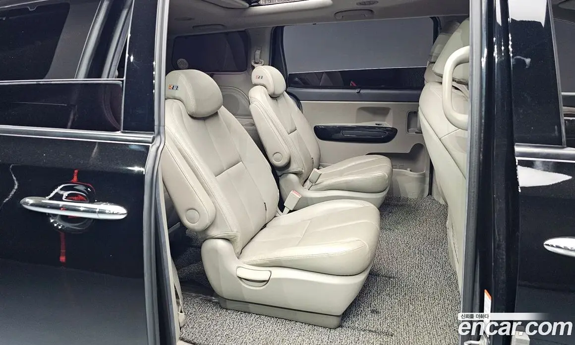 Kia Carnival 2017 2.2 автомат (гидро), фото 11 Kia Carnival 2017 2.2 автомат (гидро), фото 11