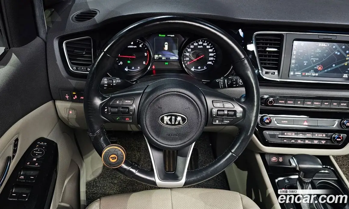 Kia Carnival 2017 2.2 автомат (гидро), фото 13 Kia Carnival 2017 2.2 автомат (гидро), фото 13