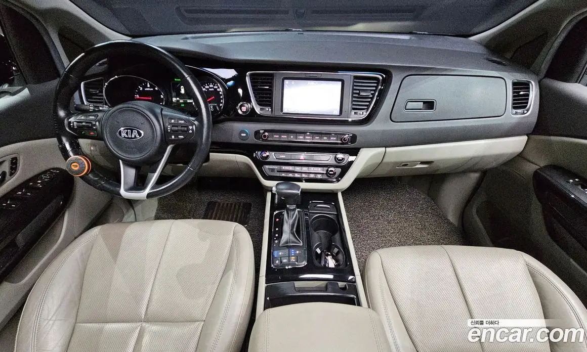Kia Carnival 2017 2.2 автомат (гидро), фото 7 Kia Carnival 2017 2.2 автомат (гидро), фото 7