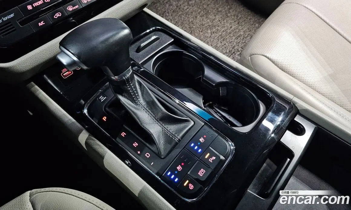 Kia Carnival 2017 2.2 автомат (гидро), фото 9 Kia Carnival 2017 2.2 автомат (гидро), фото 9