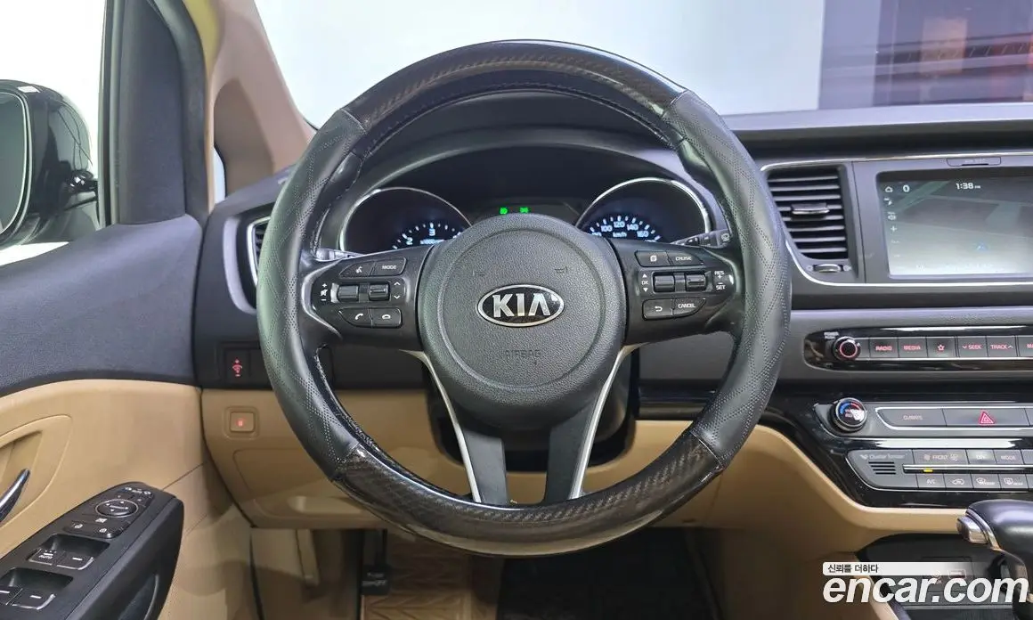 Kia Carnival 2018 2.2 автомат (гидро), фото 13