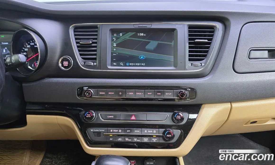 Kia Carnival 2018 2.2 автомат (гидро), фото 14
