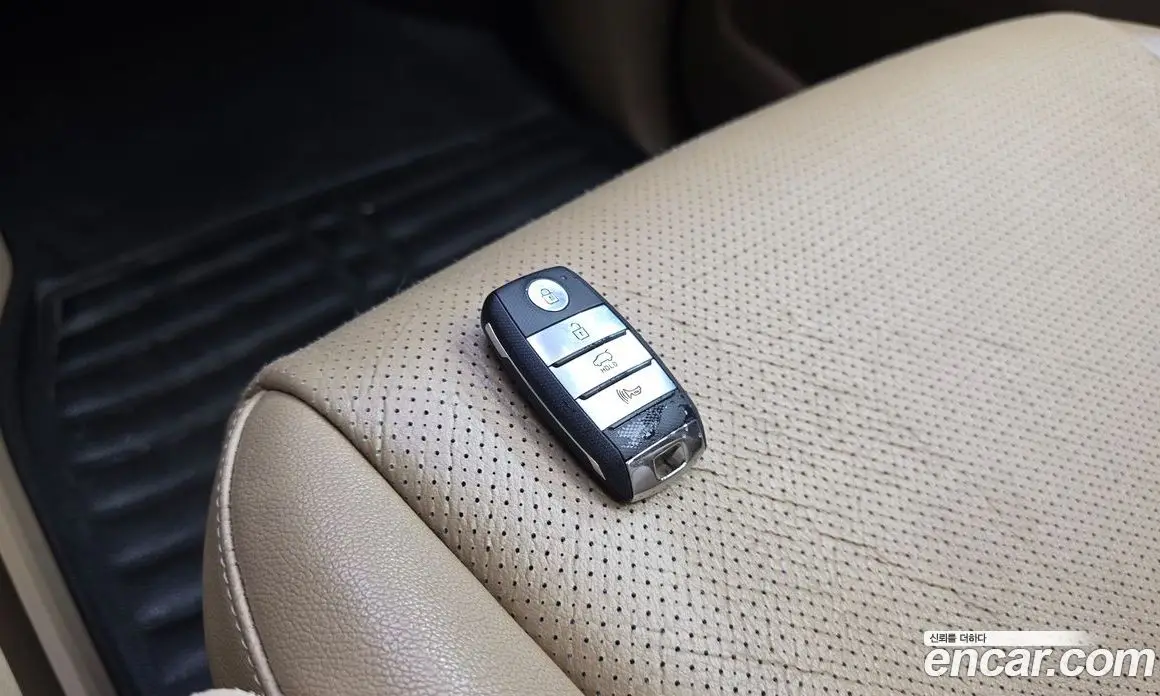 Kia Carnival 2018 2.2 автомат (гидро), фото 18