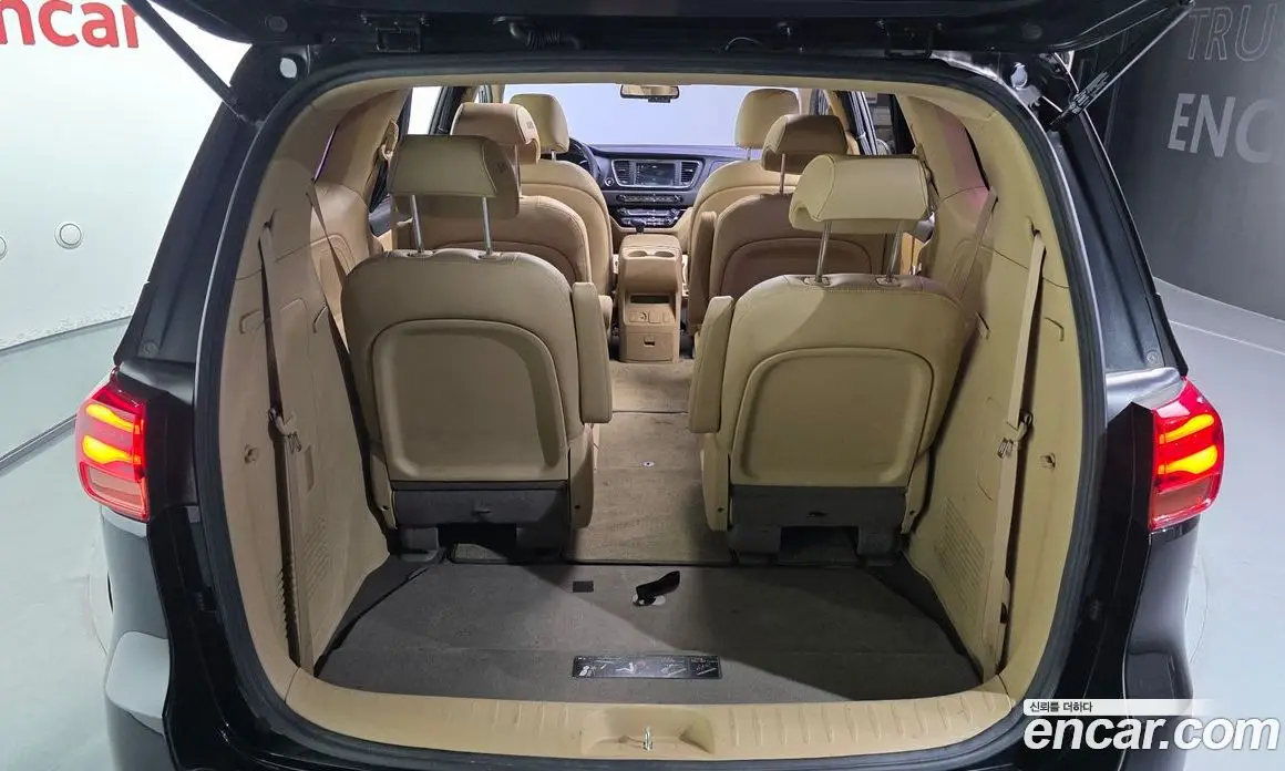 Kia Carnival 2018 2.2 автомат (гидро), фото 20