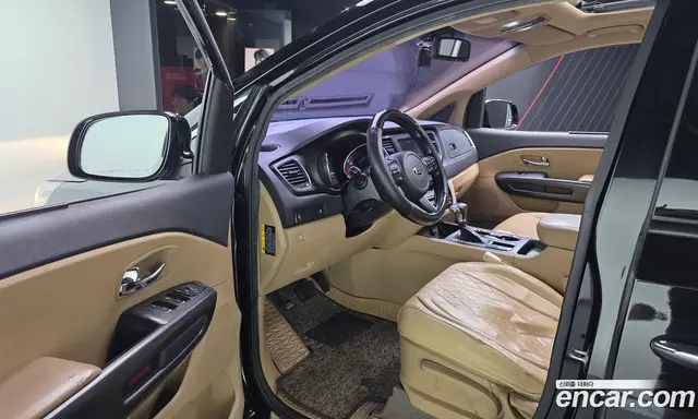 Kia Carnival 2018 2.2 автомат (гидро), миниатюра 10