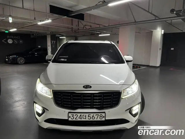Kia Carnival 2018 2.2 автомат (гидро), миниатюра 3